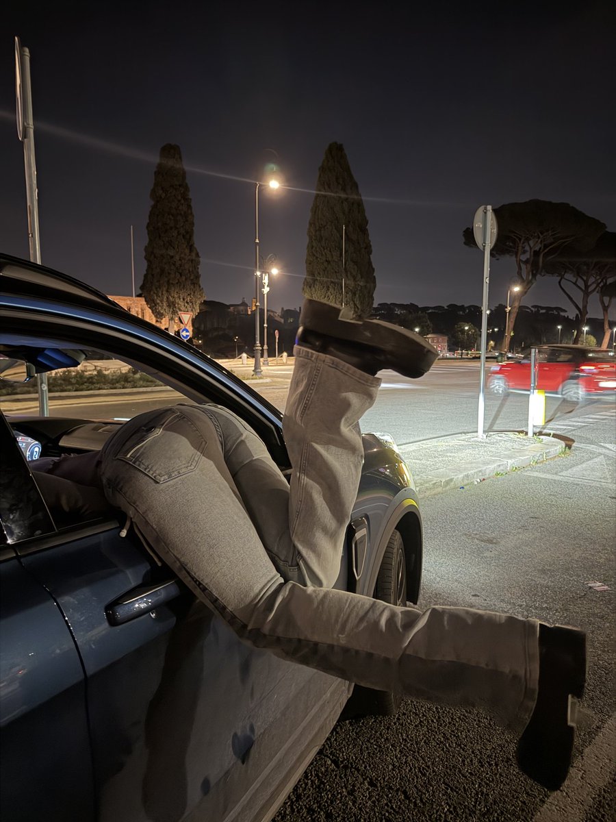 Ayesha Khan tweet media