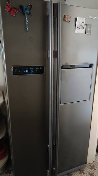 This Samsung fridge sings if you don't close it after 4 minutes.please help me find the artist of this original song