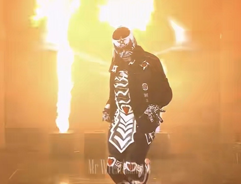 VanessaMilox's tweet photo. I love watching penta entrances during wrestlemania - usually my best pick to watch always https://t.co/sefiArQRLi