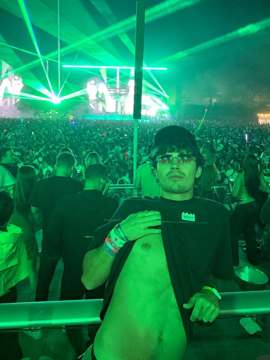 ⋆˚𝜗𝜚 briana 𝜗𝜚˚⋆ tweet media