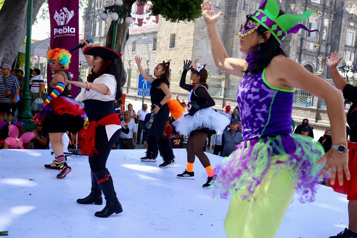 noticiasefecto's tweet image. 📌#Capital. Con el Zócalo lleno de alegría, colores y movimiento, el @PueblaAyto , realizó una activación física masiva en la que participaron más de 900 niñas, niños, jóvenes, adultos y adultos mayores, para festejar a la niñez.
@pepechedrauimx

📎efecocomunicacion.com/realiza-gobier…