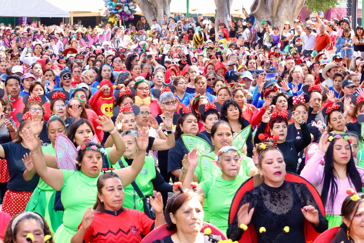 noticiasefecto's tweet image. 📌#Capital. Con el Zócalo lleno de alegría, colores y movimiento, el @PueblaAyto , realizó una activación física masiva en la que participaron más de 900 niñas, niños, jóvenes, adultos y adultos mayores, para festejar a la niñez.
@pepechedrauimx

📎efecocomunicacion.com/realiza-gobier…