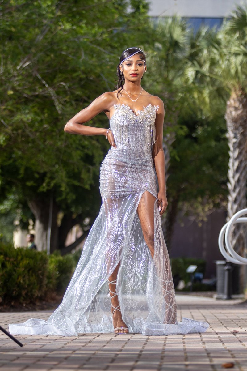 lex224154's tweet image. Prom 🤍 #like #comment #timeline