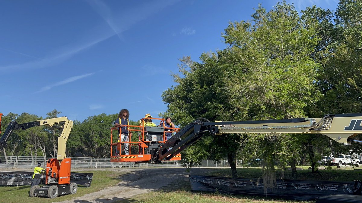 myTBThs's tweet image. Our students explored the industry firsthand with 30+ employers, including Teco, learning about drone surveying, compliance, project management &amp;amp; more.

From driving equipment to networking, our Welding, Collision &amp;amp; Diesel students showed up strong.

#SkilledTrades #CareerReady