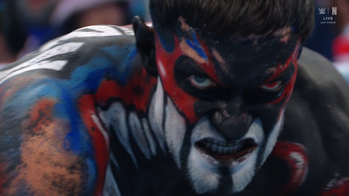 Total_CatchYT's tweet photo. Le démon Finn Balor bat Dominik Mysterio. #WrestleMania https://t.co/7pg6nJ83Zv
