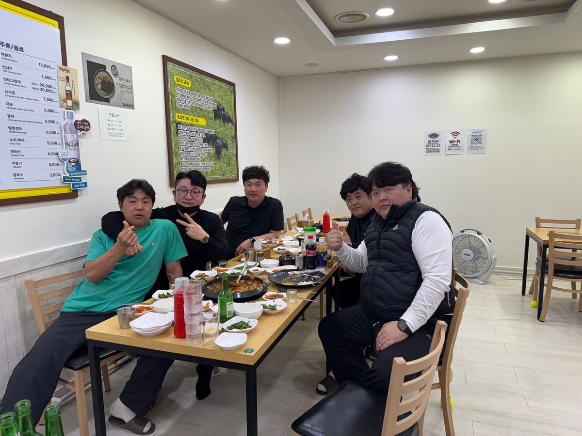 sang_ryeol's tweet photo. #오삼회 #영점일톤 #오랜만에 #일잔 #김산기염소탕 https://t.co/9KxFI76h4a