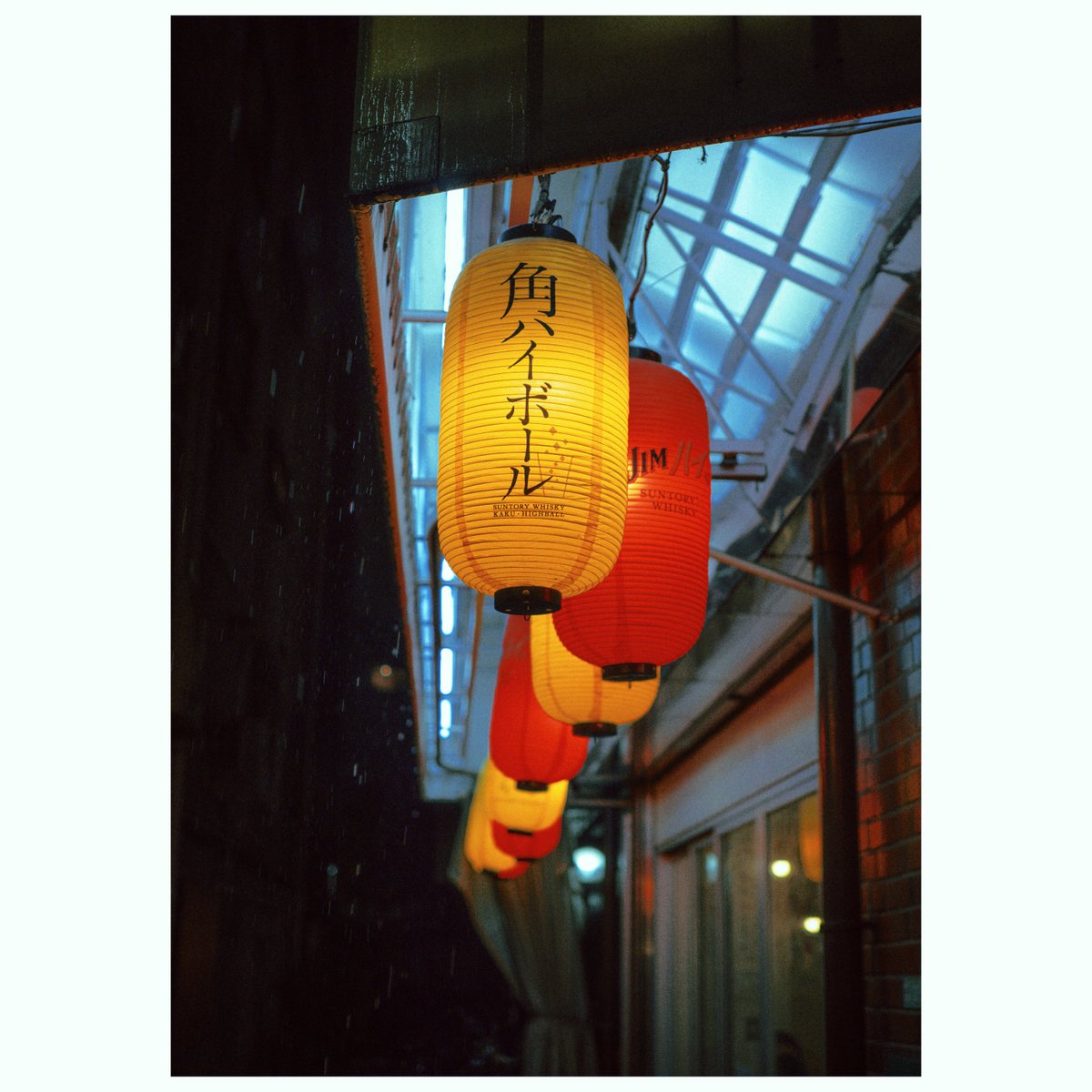 qualia315's tweet photo. 夜雨の江古田 https://t.co/ngvzzIdfTS