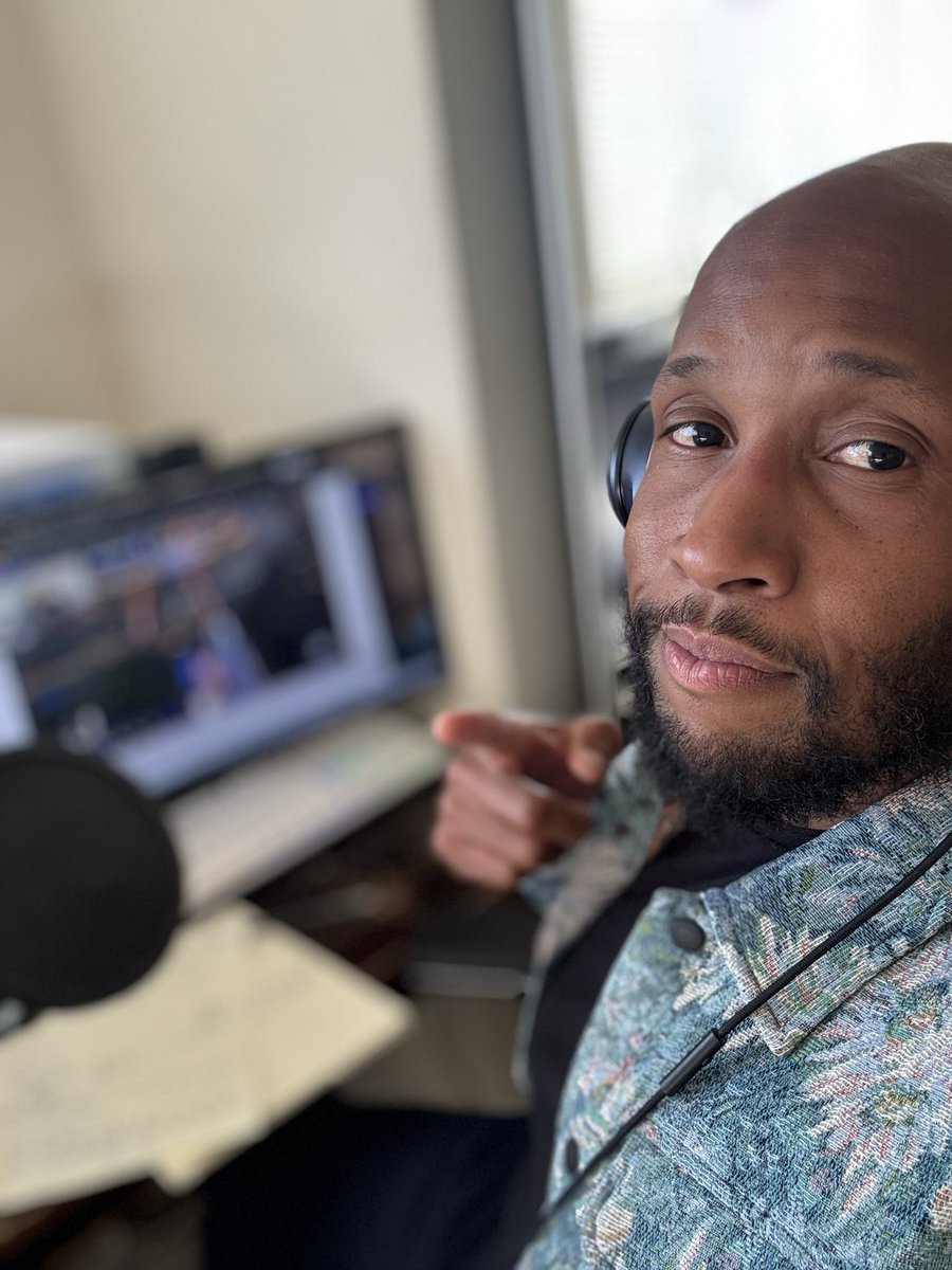 NovantaRL's tweet image. Having the time of my life in the host spot for #CRL action today. In the booth with @Chixxa_rl @BassFromThePast and @TheDangerTaco. 

Pages of notes trying to work out Spring Championship implications. 😵‍💫