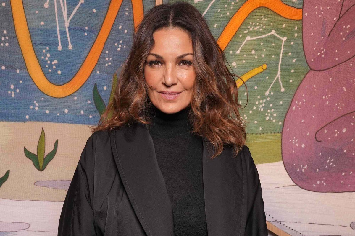 SE_Express20's tweet image. Moroccan-French actress Nadia Farès passed away at age 57. She passed away last week, after she was found unconscious in a swimming pool and has been in a coma since the incident. It was cardiac arrest, according to her daughters. #entertainmentnews #NadiaFares #RIP 

📸: People