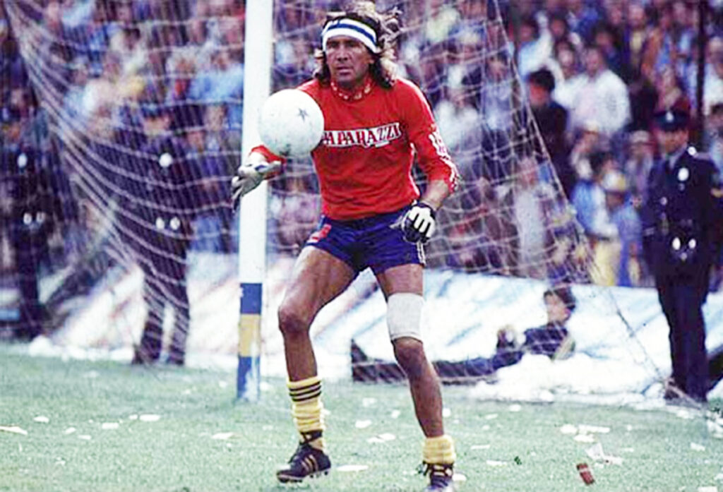 MuertosArg's tweet photo. 20/04/2025 murió el Loco Gatti
Hugo Orlando fue Ídolo y arquero de Boca por muchos años.
Un personaje hermoso que por siempre alegó al mundo del futbol local.
Nos dejó hace 1 año con 80 de vida. Una pérdida irreparable. https://t.co/owdww1BzkY