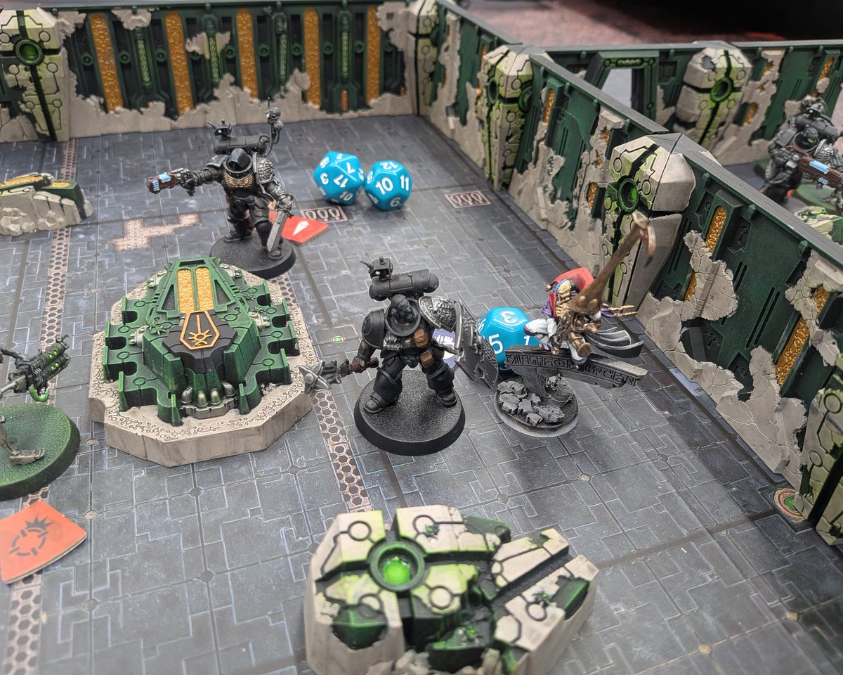 サカサ tweet media