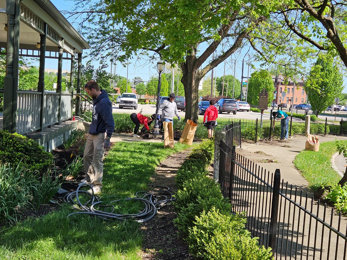 ThurberHouse's tweet image. Yesterday, #volunteers from @Cbusgivesback weeded, trimmed, mulched, &amp;amp; beautified our outdoor spaces for visitors to enjoy! 🌿🌳🏡 We love working with this organization. Thank you, kind friends! 🙌

#volunteering #thankyou #thanks #asseenincolumbus #columbus #columbusohio