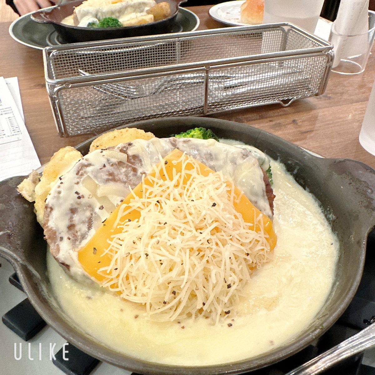 おはよ💤
この間バス待ってたら順番抜かされて悲しかったデンジャです😫

昨日は急遽お休みだったけど、久しぶりにママとランチできてうれしいかった🍴

今週も修業き勤しみたいと思います💻
てなわけで今日もワッショイ💪