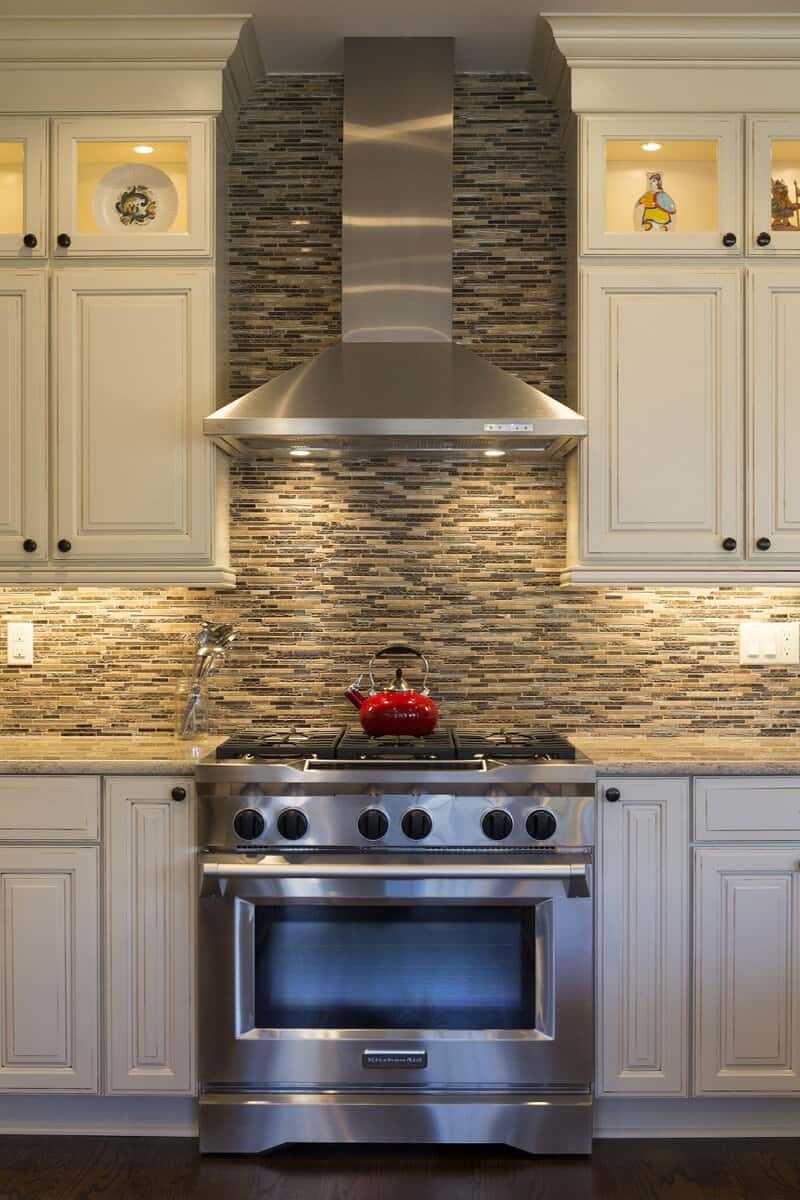 JHicks_HomePro's tweet image. What do you think of this glass tile back stop &amp;amp; range hood - yay or nay? Best Kitchen &amp;amp; Bath Remodeler#dogoodwork #kitchendesign #hgtv #kitchen #bathroom #homeimprovement #home #remodeling #remodel