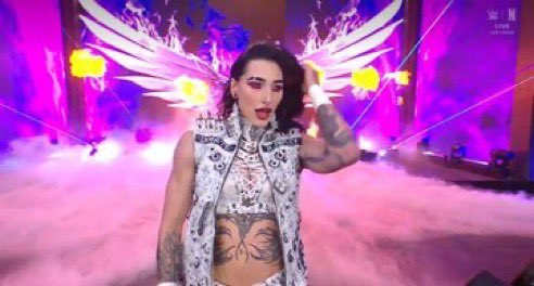hmod_mami's tweet photo. Mami in #wrestlemania https://t.co/DBMboTuC4R