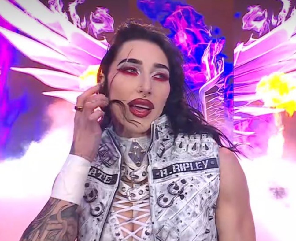 femaleviIlian's tweet photo. pink eyeshadow for iyo... yeah rhiyo forever fuck the noise! https://t.co/mYqWTjYfgS
