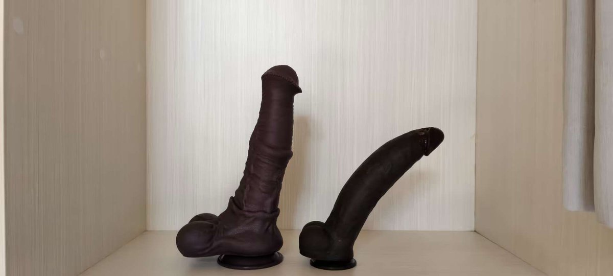 gaysplanet12's tweet photo. Which one of these two dildos could you handle?
#chastity #chastitycage #dildo #sextoys #bdsm #malelock #fetish #submission #locked #toyplay https://t.co/KdJSsuex7J