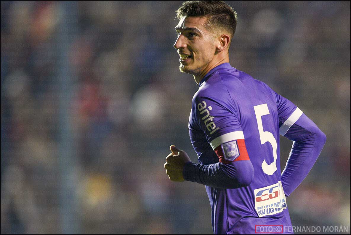 Por favor. Aumenten ese pasivo. Comprometan el club. YA.