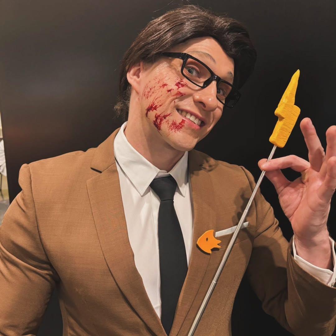 ZAWORLDO's tweet photo. "you just gotta SLIT a throat or two to make the WEAK obey!"

I wish I could have done some more unhinged Vincent shots but I know i will have many more chances in the future !

#hazbinhotel #hellaverse #vivziepop #hazbinhotelcosplay #hazbinhotelvox https://t.co/CpHsu3nIqr