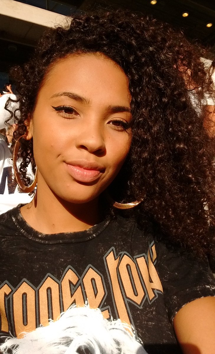 milena 🌼 tweet media