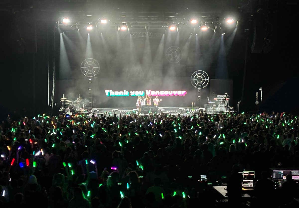 Mako 🌊✨ tweet media