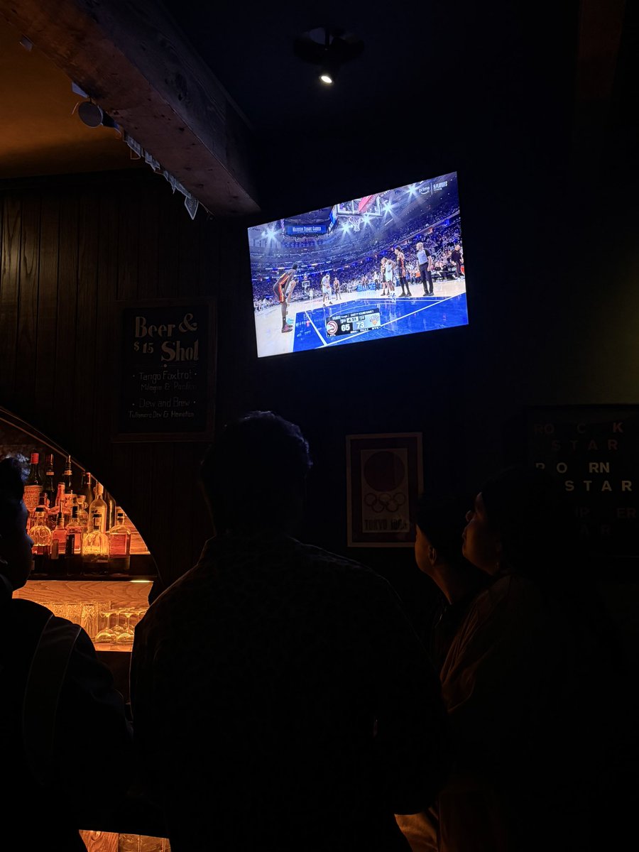 ashtoash777's tweet image. Yay sports #goyankees #goknicks #i❤️ny