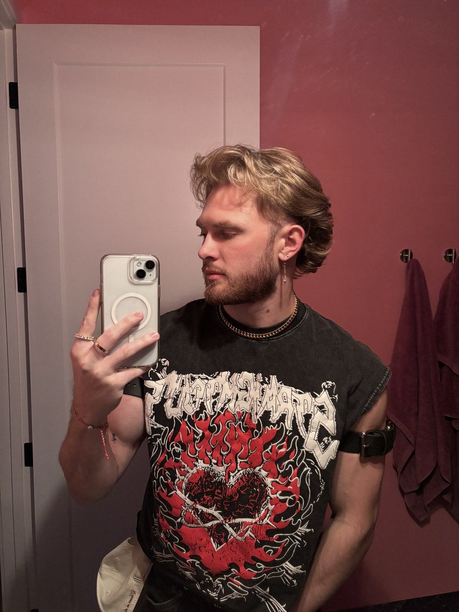 buff boy brock tweet media