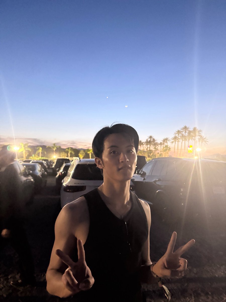 MARK takes time for his last day on 🫧 to thank us and express how he feels on starting a new chapter in his life. But remember, this is most definitely not a goodbye! Can't wait to see his individual journey! 🥹💚