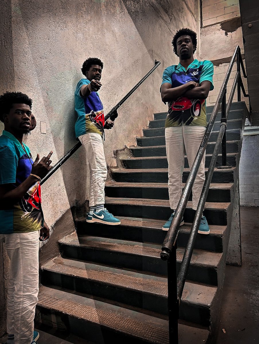 FLYYHIMSELF's tweet image. Wrkin 🐐 Like It’s 3 Of Me Or Sumn
#LordFlyy #Fashion #photography #Artist #fyp