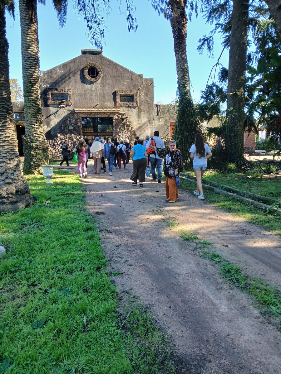 AnaMariaYorio's tweet photo. La Comisión de Patrimonio y Turismo del Concejo Vecinal 13,visitó la Bodega Beretta y el Museo de la Uva y el Vino. https://t.co/4TCojdn9l6