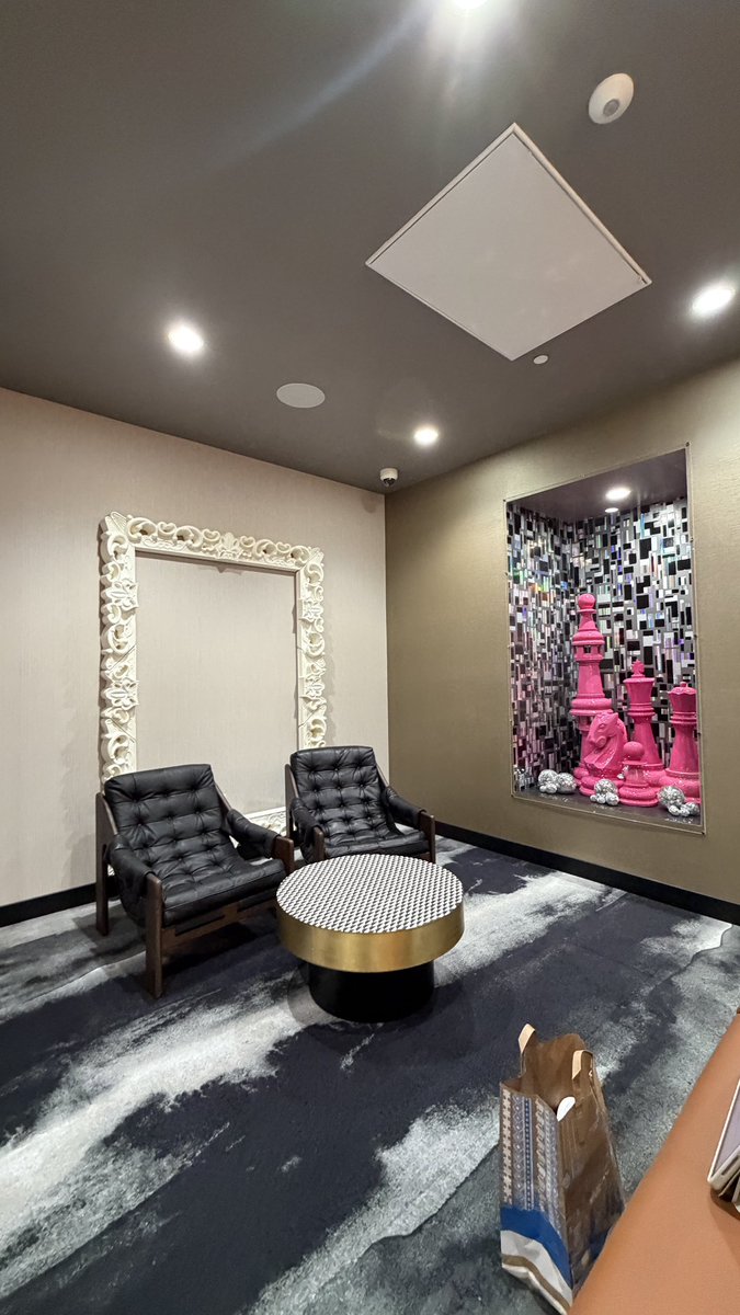 angeexyc's tweet image. Doing my first podcast UGC! So grateful my apartment complex has this awesome karaoke room that I can use! 

Any brands looking for podcast style content, hit me up! 

😁 #ugc #ugccreator #ugccommunity