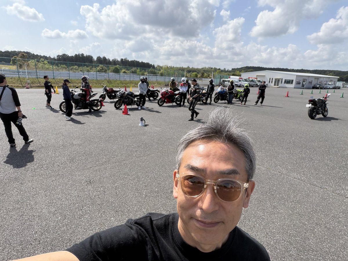 トライアンフ東京ベイ tweet media