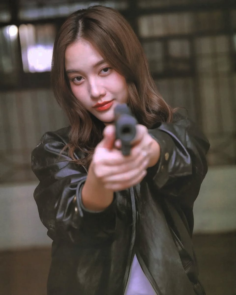 lakorn_channel7's tweet image. พี่แอดหัวใจหมวดลม 🫶🏻🫶🏻 เหล่ท่อหล่อเท่ สุดคูลต้องยกให้เค้าเลย อ่ะใจเราก็มีเท่าเนี้ย 🥺 #เสน่หาวาโย 🍃 เริ่ม 16 พฤษภาคมนี้ เวลา 20.30น. ทางช่อง 7HD
.
#ฟรีนสโรชา #srchafreen‌
.
Cr  @4elementsGL 🤍
#Lakorn_ch7 #Ch7HDDramaSociety