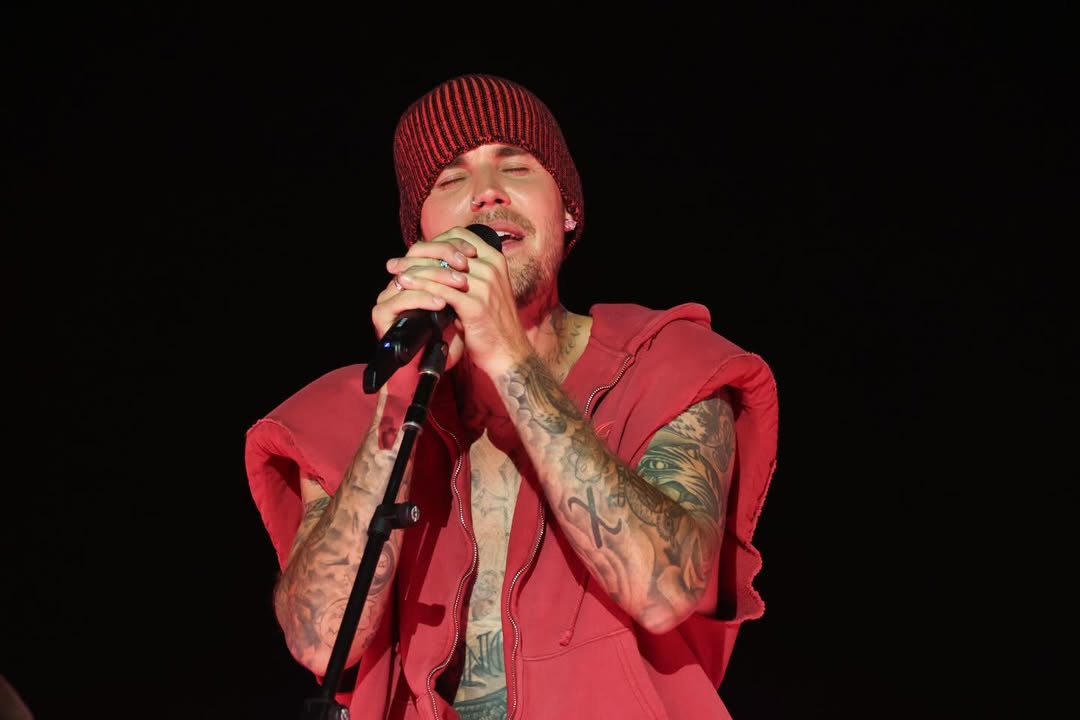 Biebz. | NOT @JustinBieber tweet media