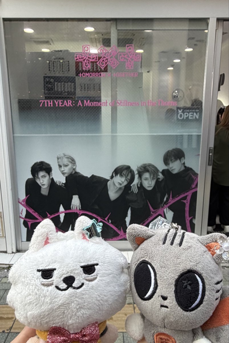トゥバちゃんの渋谷タワレコとHMVの展示見てきた～🥰電話BOXこんなところに設置されててビックリw