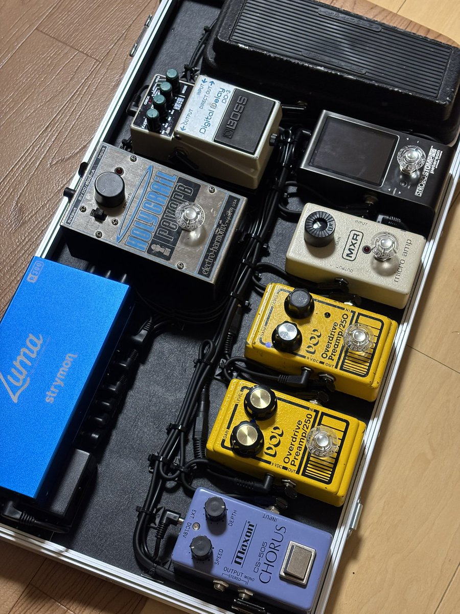 takkun_mk2's tweet image. #pedalboard #エフェクターボード 
美しい…