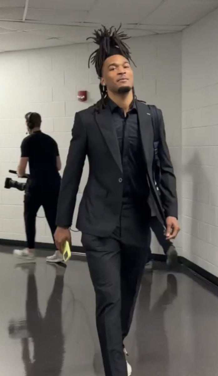 ScottCo39908318's tweet image. Look at our guy styling and profiling tonight!!!!!!! #UConn !!!!!!!!