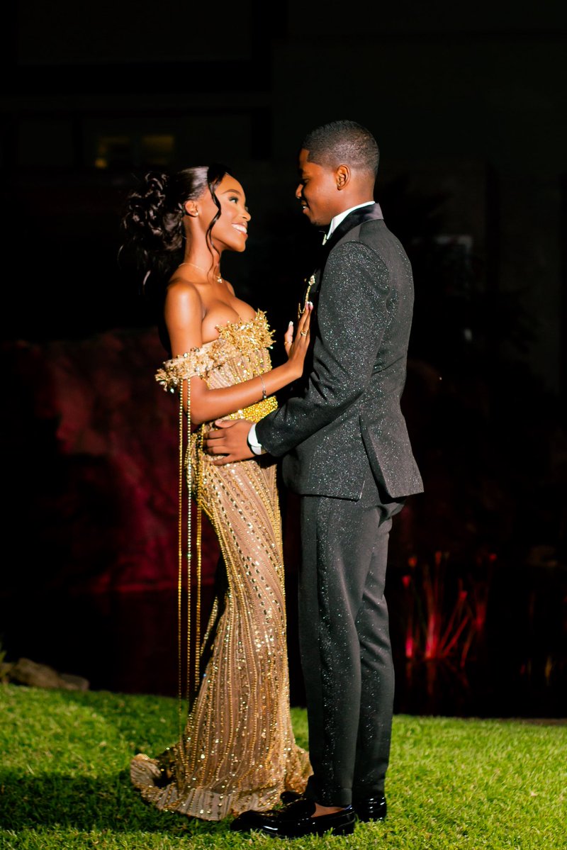 nst_photograph's tweet image. MD' 26 ✨
A night to remember, captured by @nst_photography x @msa_photographysa 📸

#matricdance #prom #nst #photographer #lightroomphotography