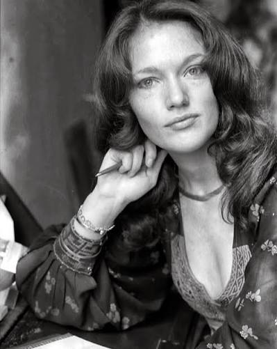 glitteringstorm's tweet image. Happy 75th birthday to Louise Jameson 🎈🎂❤️
#LouiseJameson #DoctorWho 🎉
