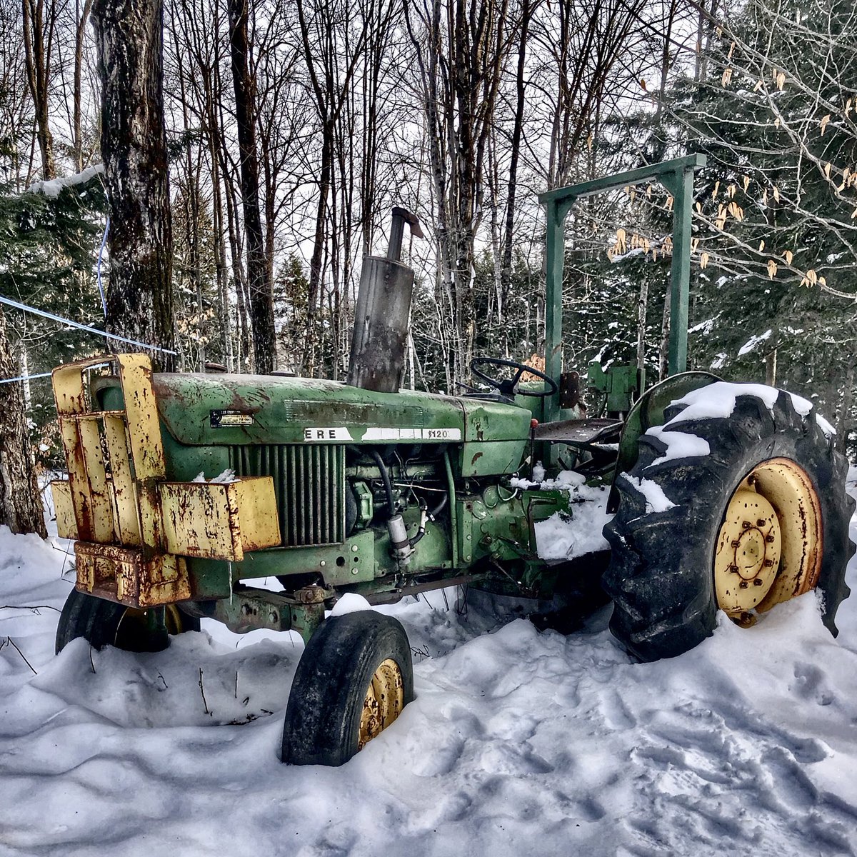 MicRic290's tweet photo. |🇨🇦 North Hatley, Québec
‘John Deere 1120’ utility tractor was built in Mannheim, Germany in late 60’s -early 70’s.
#YellowSunday #PhotographyIsArt #ThePhotoHour #MyPics #OnTheTrail #IntoTheWoods #GetOutSide https://t.co/yHEvq92r61