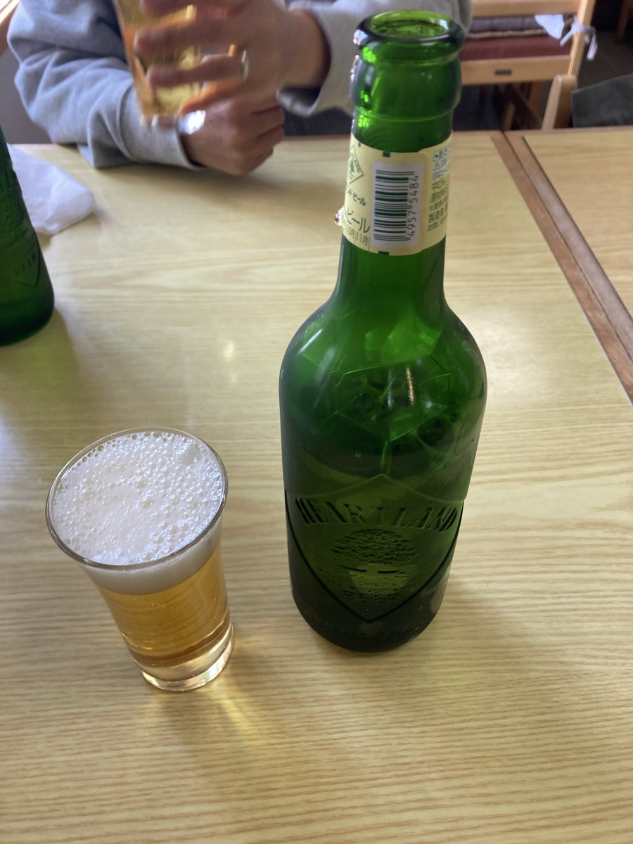 EimeiSa's tweet photo. 《#オリベ》
西湘の名店でランチ。美味い店はハートランドを提供している。天ぷらを揚げている乾いた音、香ばしい胡麻油の香り…既に美味いに決まっている https://t.co/jN4I83THTx