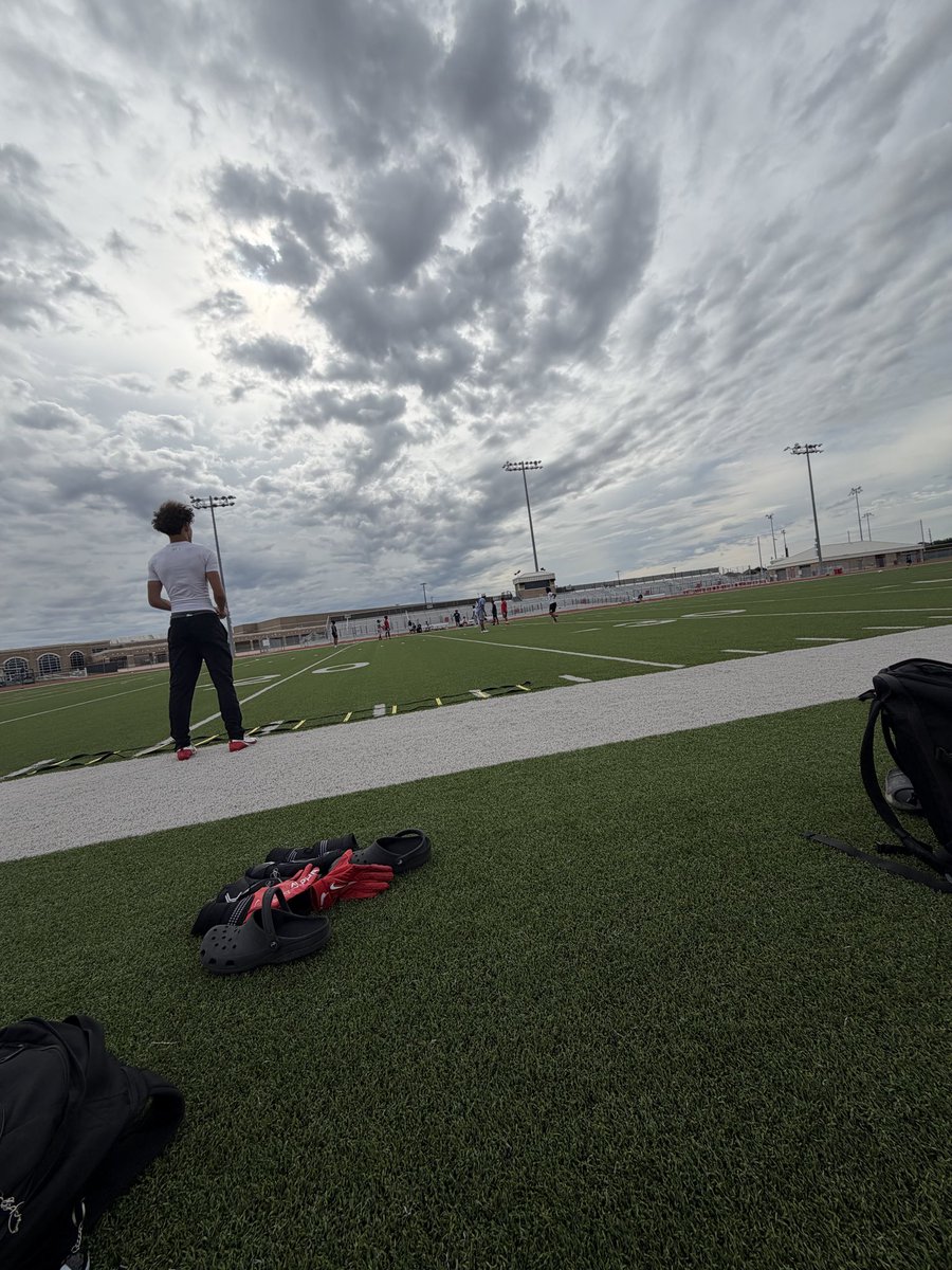 TylerToledo_54's tweet image. Last day before suiting up for spring ball. Time to show everyone my improvement #ready