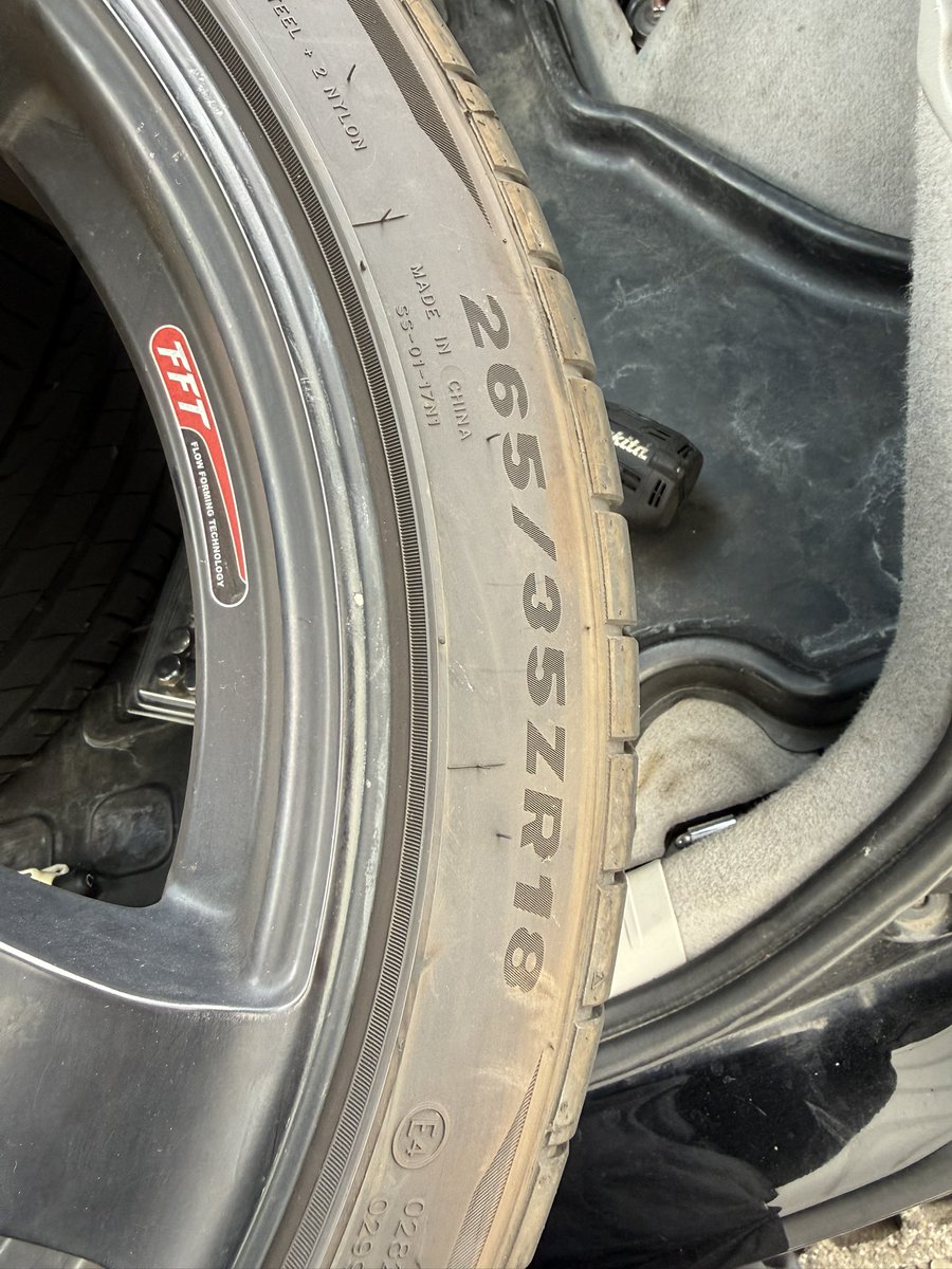 JZX100_car's tweet photo. SSR GTV01
18インチ
9J+35 2本 235/40/18
9.5J+22 2本 265/35/18
タイヤバリ溝
ドリケツにでもどーですか🙏
4本8万
 #ホイール売ります
#SSR https://t.co/2upOSYkYIZ