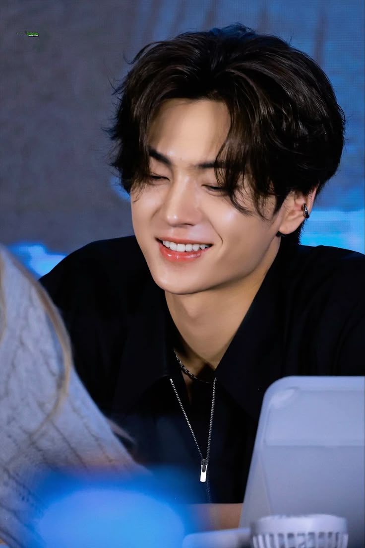 tkangelx's tweet photo. @linos_salvaje Su voz
Su personalidad
Su dedicación para aprender algo nuevo
Su sonrisa 
#JAYKeepsTheENGENEsON
#이_순간_종성의_세계야 #ENHYPEN_JAY https://t.co/oxNbFIoPPv