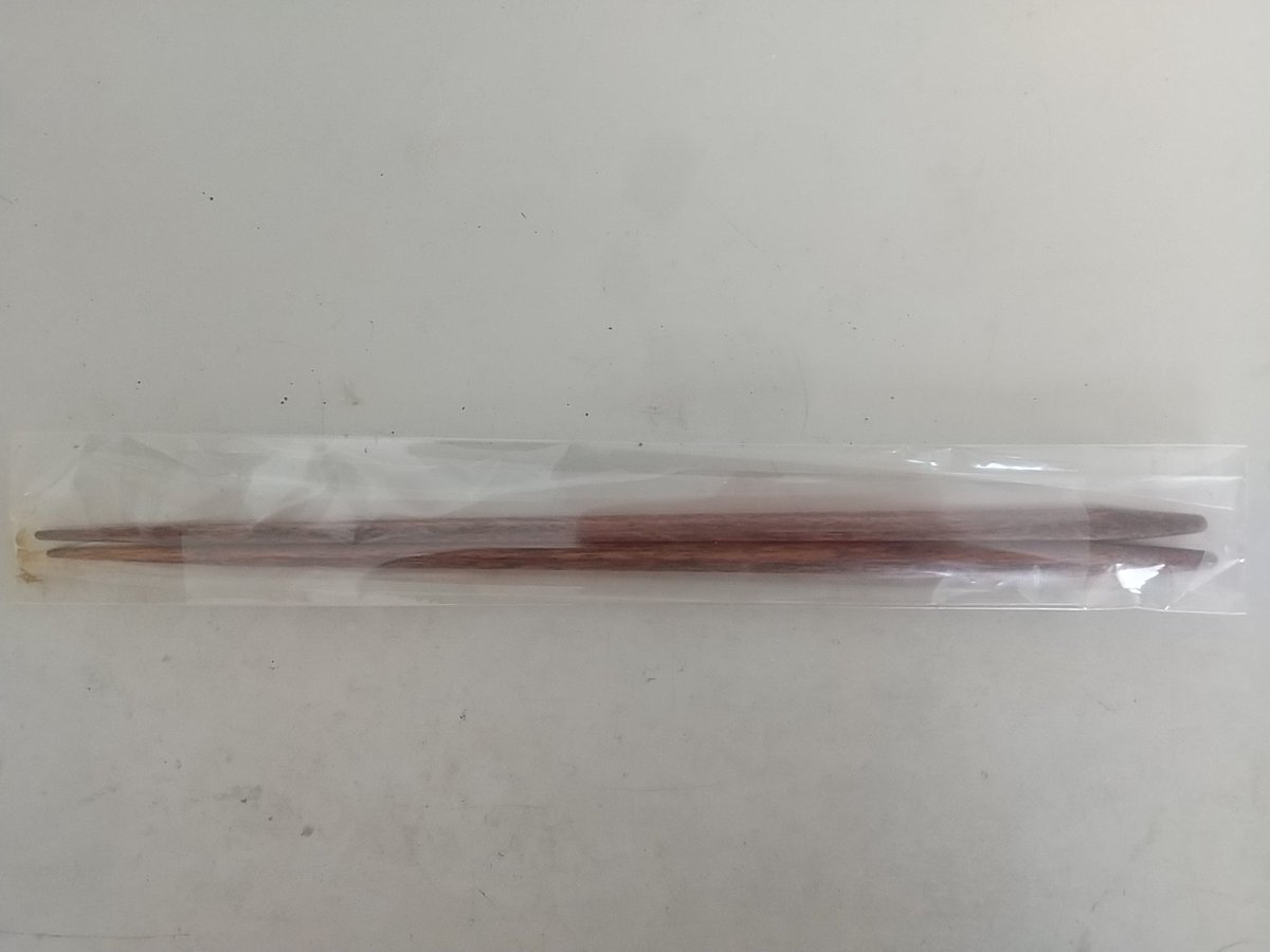 3日～12日まで展覧会をやっていた北鎌倉の名月空間でマルシェのイベントがあったので行ってきました。
漆体験や手品ショーに参加しましたが、テーブルマジックを初めて見たけれど、目の前でやっているのに全然わかんない。なんで！？
漆体験のお箸は4日ぐらい乾くまで触れないんですが、楽しみ。