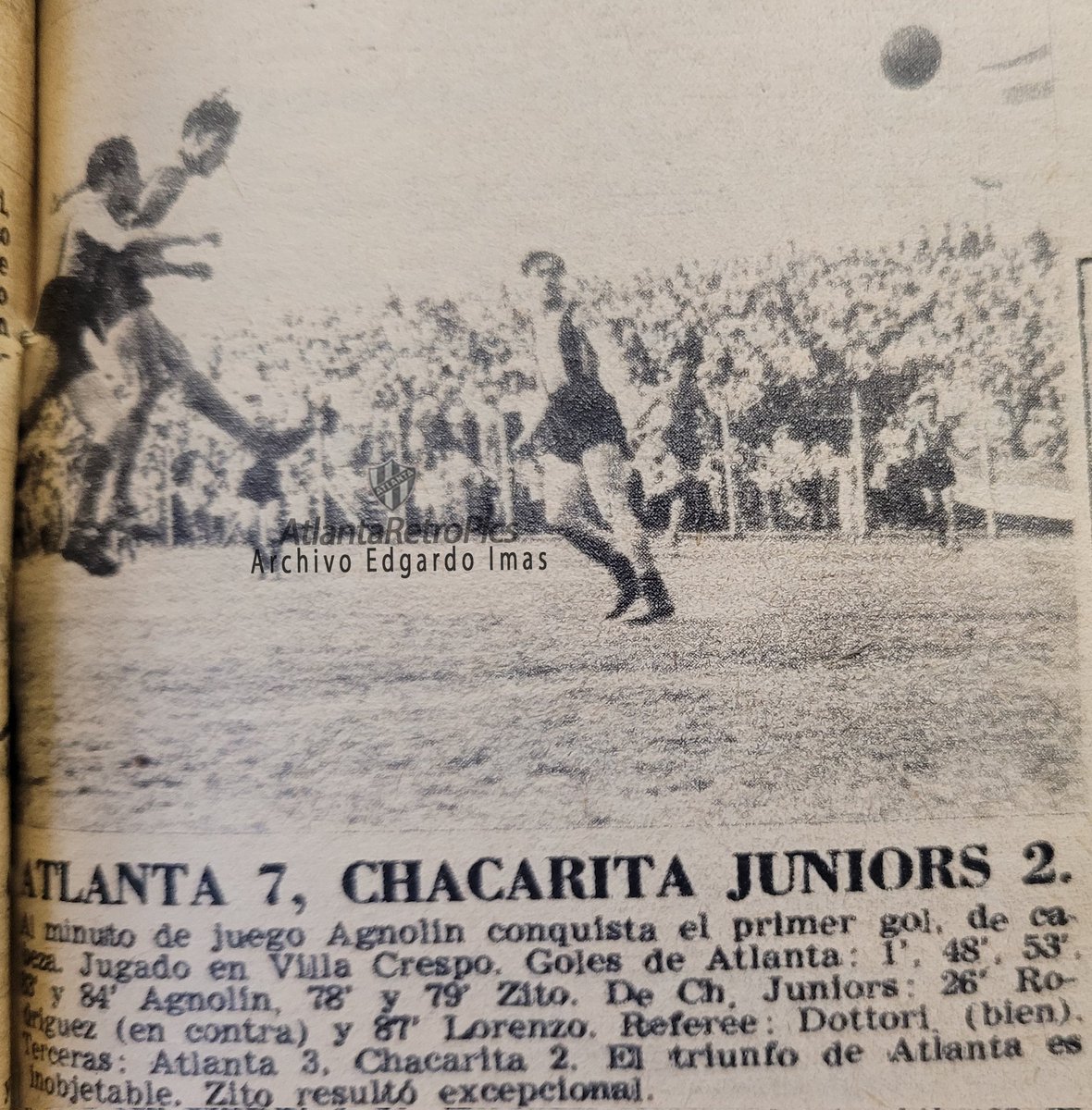 AtlantaRetro2's tweet image. 1️⃣9️⃣4️⃣4️⃣ #Atlanta 7 #Chacarita 2, en Humboldt 470.

🥅Luciano Agnolín (5), Vicente Zito (2) (At) / Manuel Rodríguez (e/c), Juan Calos "Toto" Lorenzo.

✅️Mayor goleada en la historia del clásico.

✅️Último clásico con #Chacarita en el barrio. Días después iniciaría el éxodo.