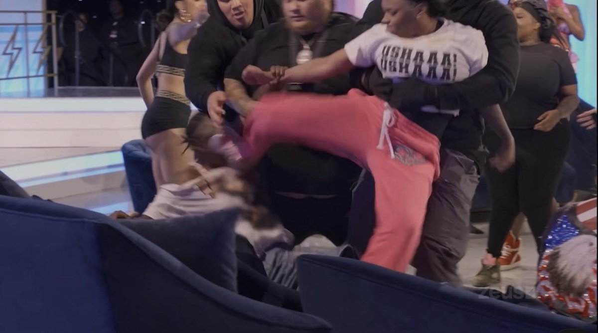 hemoansshawnn's tweet image. Killa’s so real, she’s so me.. cause the day my friend even looks like he’s losing.. I’m getting you!! #baddies #baddiesUSA #baddiesUSAChapterOne