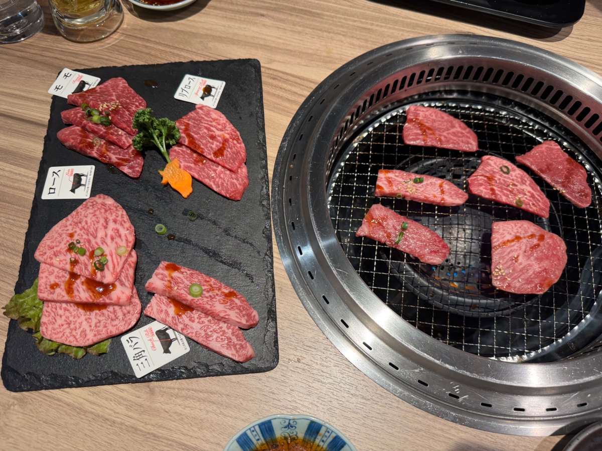 RisoYoshi's tweet photo. I went to Hida-Takayama with my chat friends from abroad. Hida is famous for the anime movie 君の名は “Your Name”. https://t.co/M7Cb71kCAg