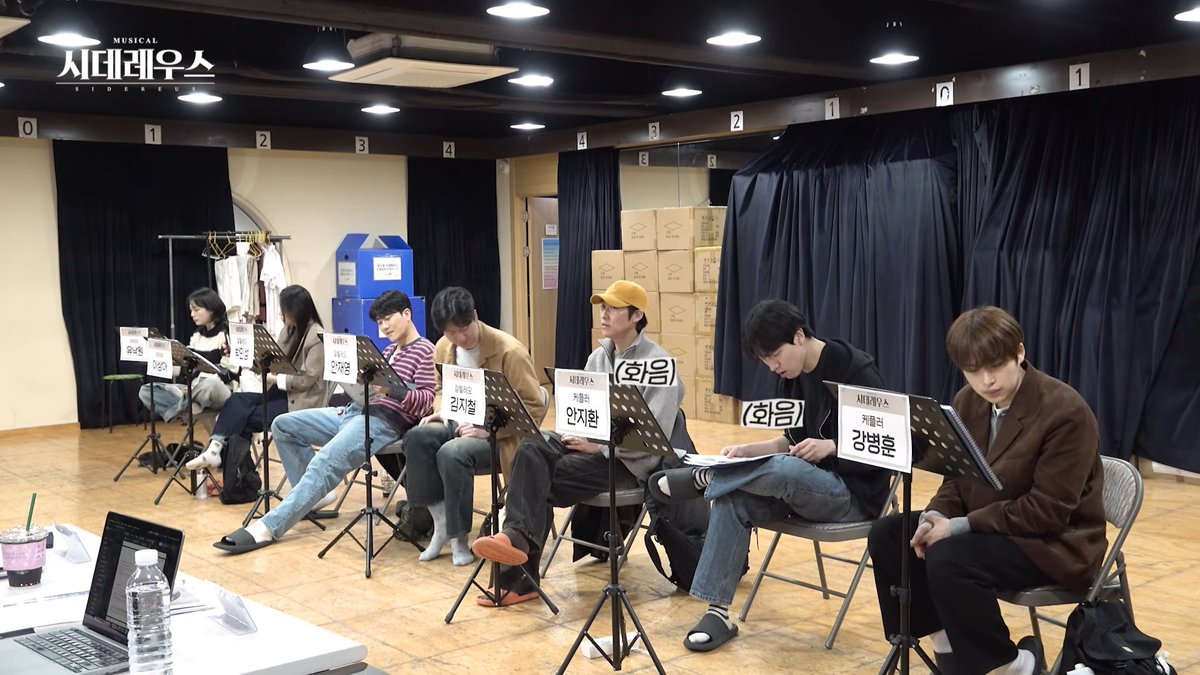 앉은 자세부터 너무 편하잖아 ㅋㅋㅋㅋㅋㅋㅋㅋㅋㅋㅋㅋㅋㅋㅋㅋㅋㅋ