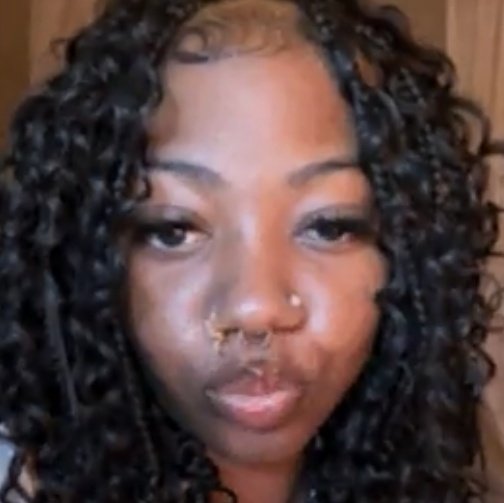 manon's big ass forehead tweet media